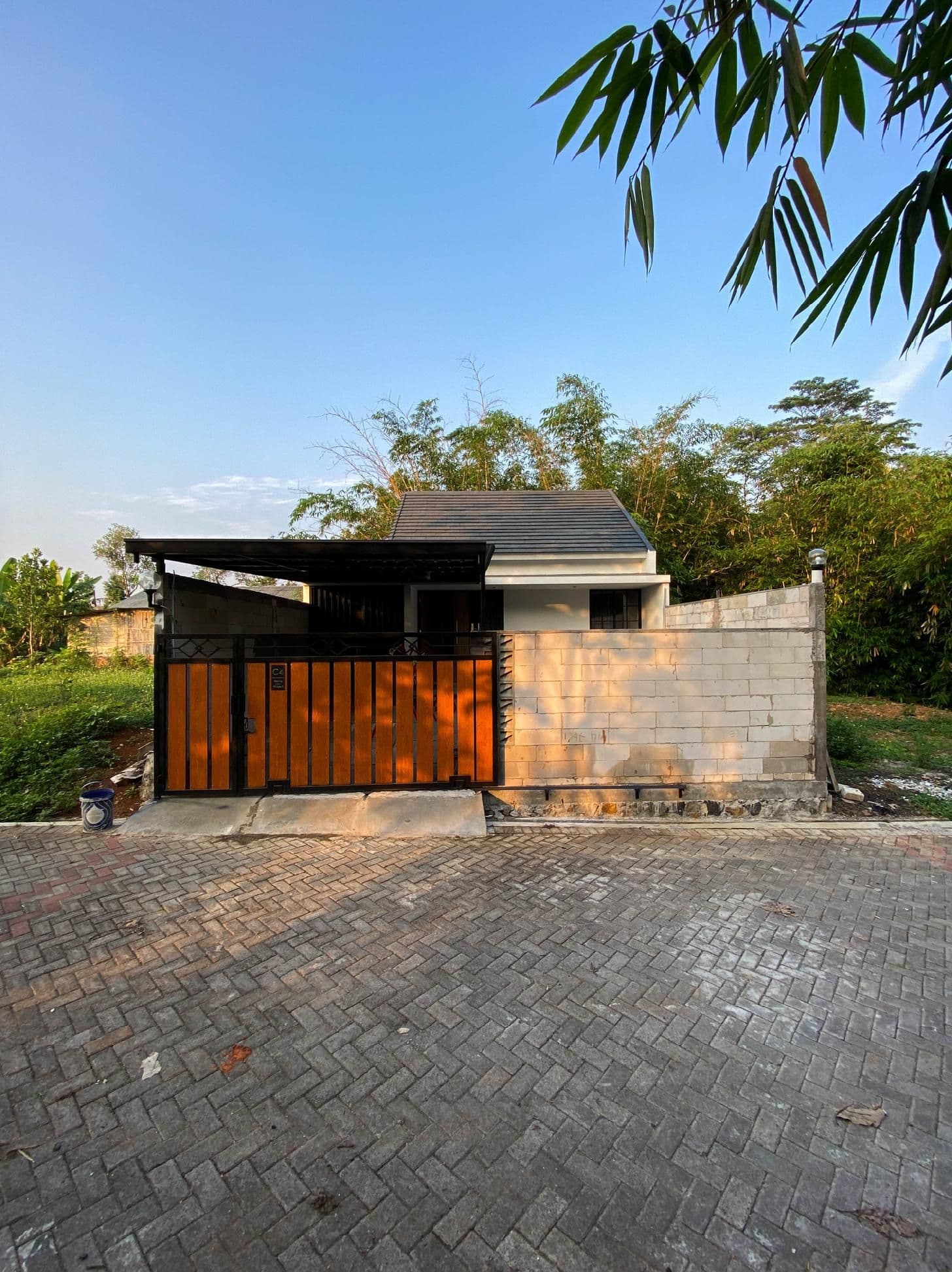 MJ House
